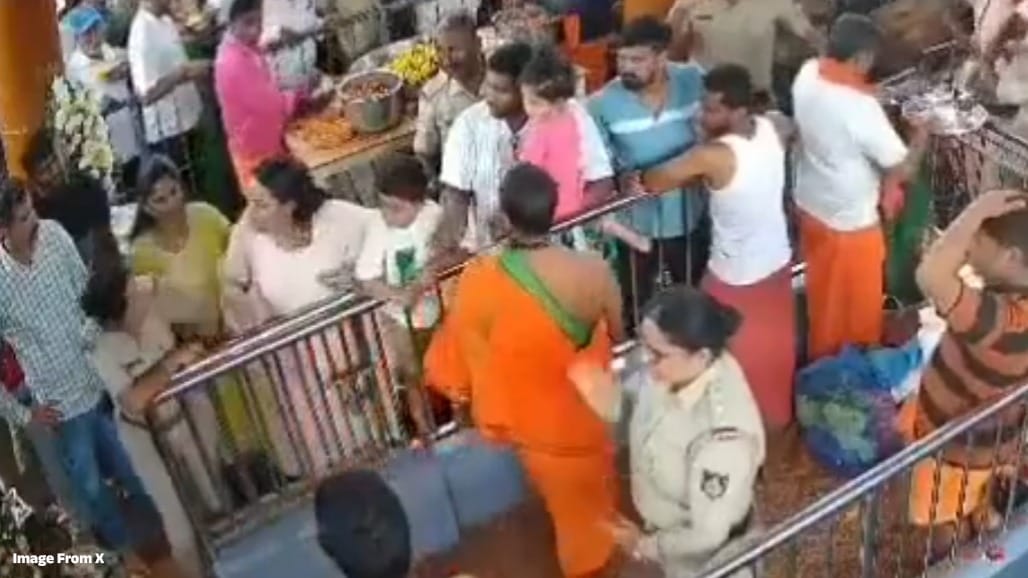'મારા પપ્પા ધારાસભ્ય છે...' મંદિરમાં BJP નેતાની દીકરીએ પોલીસકર્મીને માર્યો લાફો