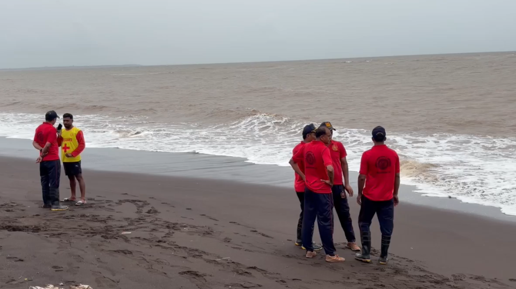 Daman Sea Ban Flouted: One Youth Drowns, Another Rescued After Four Friends Enter Water