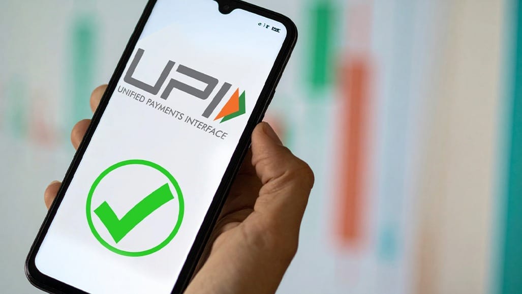 'UPI પર ચાર્જની લોકોને અસર નહીં થાય એ કહેવું જ ખોટું...', અર્થશાસ્ત્રીએ ટેન્શન વધાર્યું