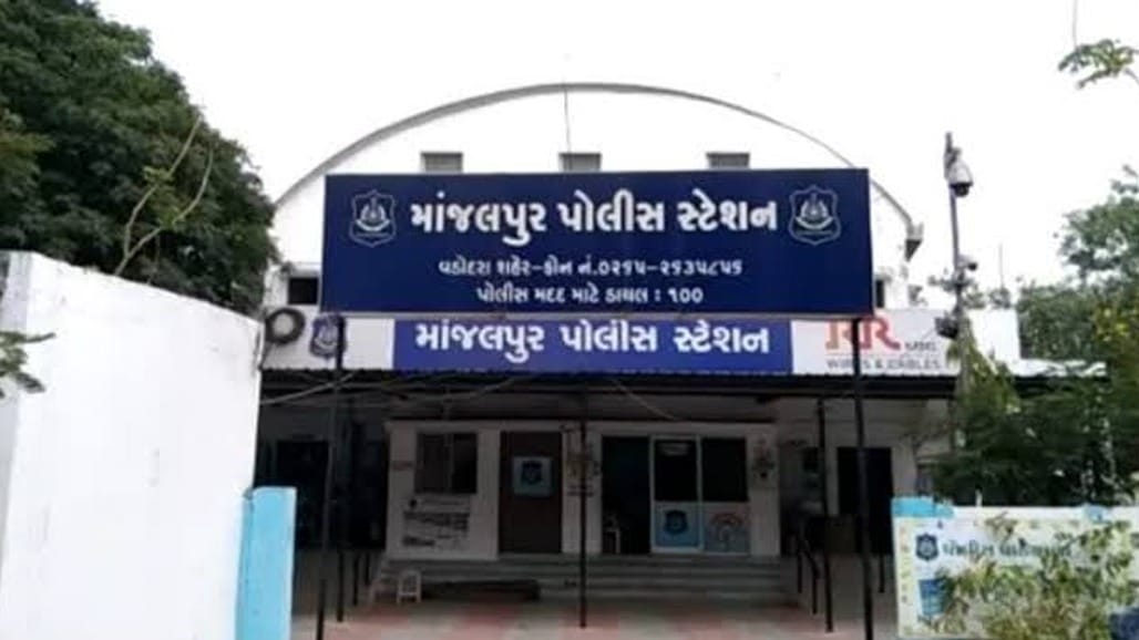 વડસર બ્રિજ રોડ પર વૃદ્ધાના કાનમાંથી સોનાની કડીઓ આંચકીને બાઇક સવાર આરોપીઓ ફરાર