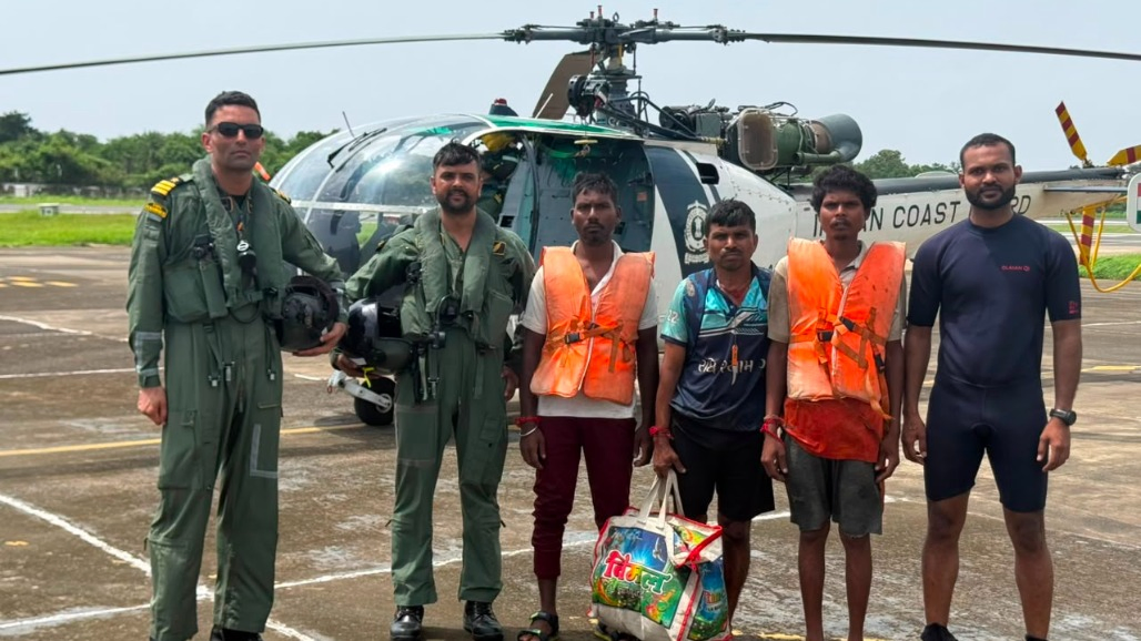Indian Coast Guard Rescues 9 Fishermen From Sinking Boat After Technical Fault off Daman Coast