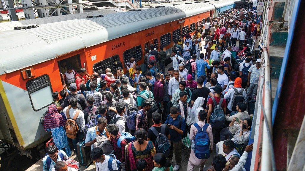CAG Report Flags Contaminated Drinking Water at Railway Stations across India, 89% Lack Basic Facilities