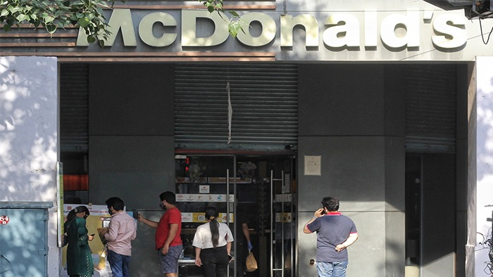 મુંબઈના કોલાબા સ્થિત McDonald'sનું લાયસન્સ સસ્પેન્ડ, FDAના અધિકારીએ લીધા સખત પગલાં