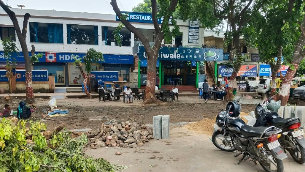 Ahmedabad Collector’s Office Footpath Row: Parking Space for 108 Ambulances Sparks Questions Over ‘Shriji Chaiwale’ Benefit
