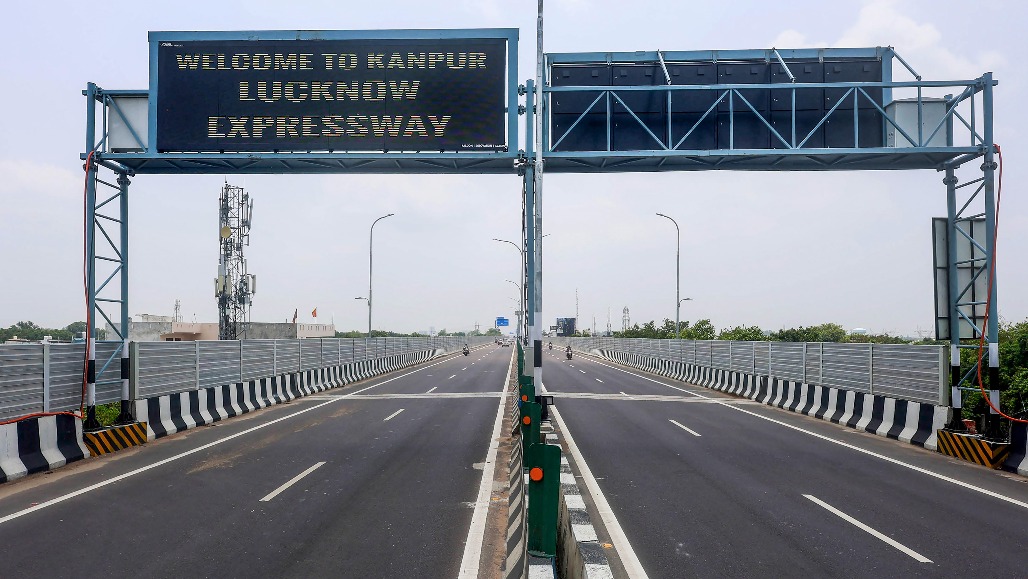 KANPUR LUCKNOW HIGHWAY.jpg