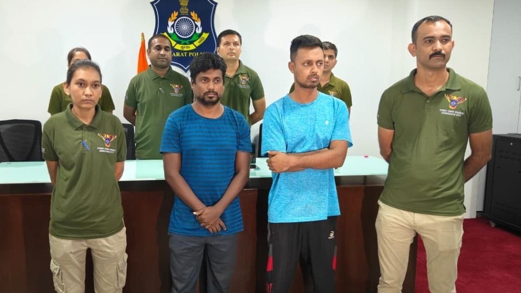 અમદાવાદ સાયબર ક્રાઇમે ચીન-પાકિસ્તાન કનેક્શન ધરાવતા 'બોસ સ્કેમ' નેટવર્કનો પર્દાફાશ, પ.બંગાળથી 2 ઝડપાયા