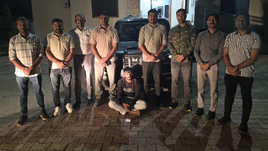 Inter-State Thief Targeted Locked Houses by Day, Gandhinagar Police Nab Rajasthan Native with Scorpio