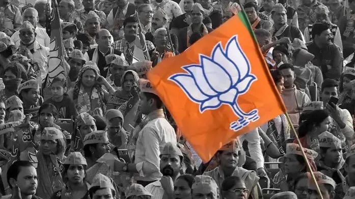 સુરતમાં ભાજપના નેતાઓના જાહેર વિવાદમાં કાર્યવાહીને બદલે સમાધાન