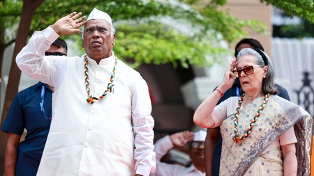 BJP Leader Files Police Complaint Against Sonia Gandhi as Vande Mataram Row Escalates