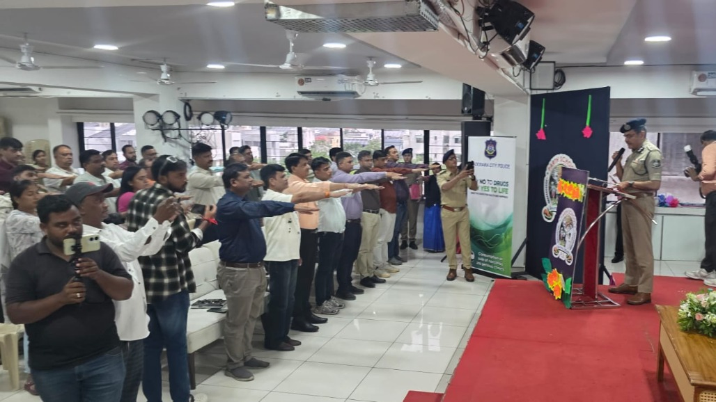વડોદરા પોલીસનું મિશન ક્લિનઃ80 સ્કૂલોના પ્રિન્સિપાલો સાથે ડ્રગ્સ બાબતે મીટિંગ,સ્વીપર પાસે માહિતી મેળવો