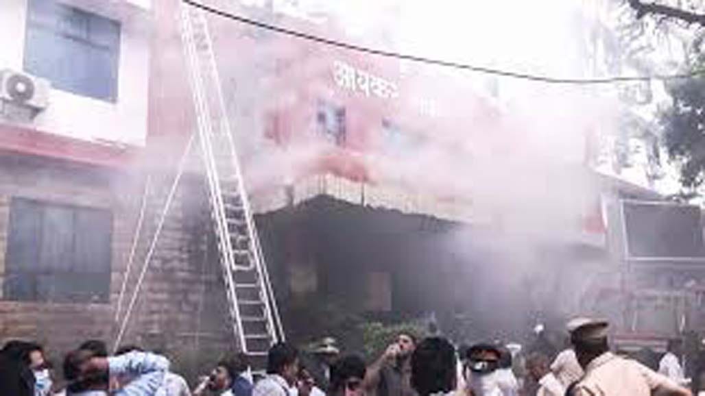 મુંબઈના ચર્ચગેટ ઇનકમટેક્સ બિલ્ડિંગમાં આગ