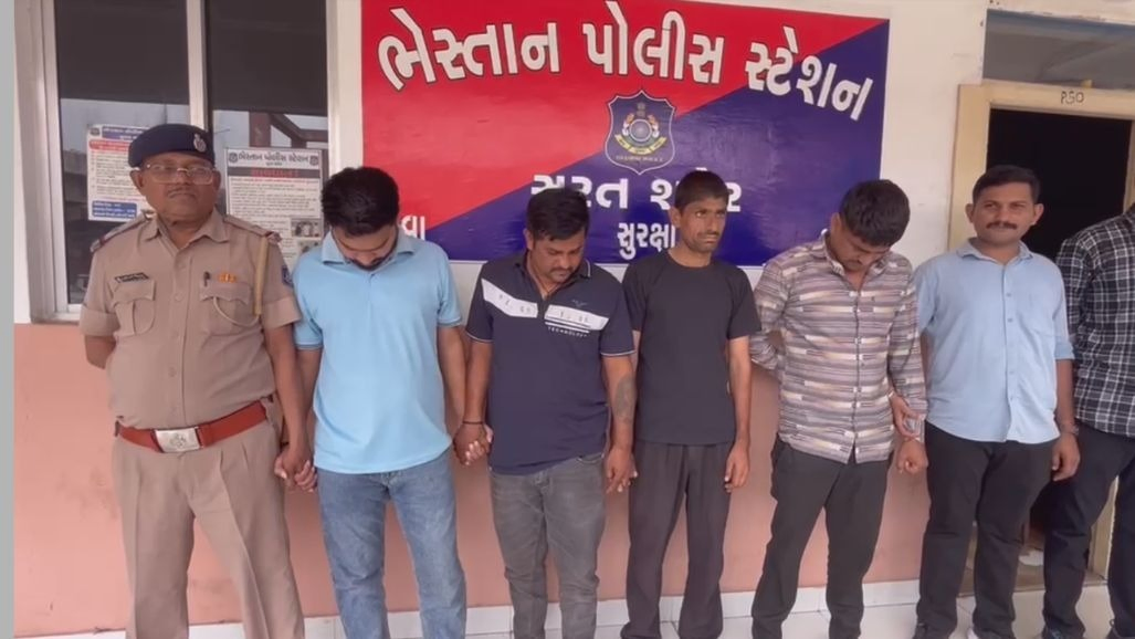 સુરતની પાલિકા શાળામાં દારૂની મહેફિલ, સિક્યોરિટી એજન્સી શક્તિ પ્રોટેક્શનને નોટિસ, ચાર લોકોની ધરપકડ
