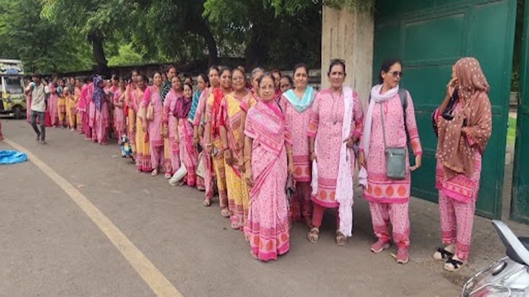 જામનગરમાં આંગણવાડી બહેનોનો પગાર વધારા મુદ્દે ઉગ્ર વિરોધ