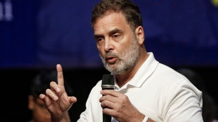Apex Court Directs CBI and ED to Halt Submissions to Allahabad High Court in RaGa's Disproportionate Asset Case