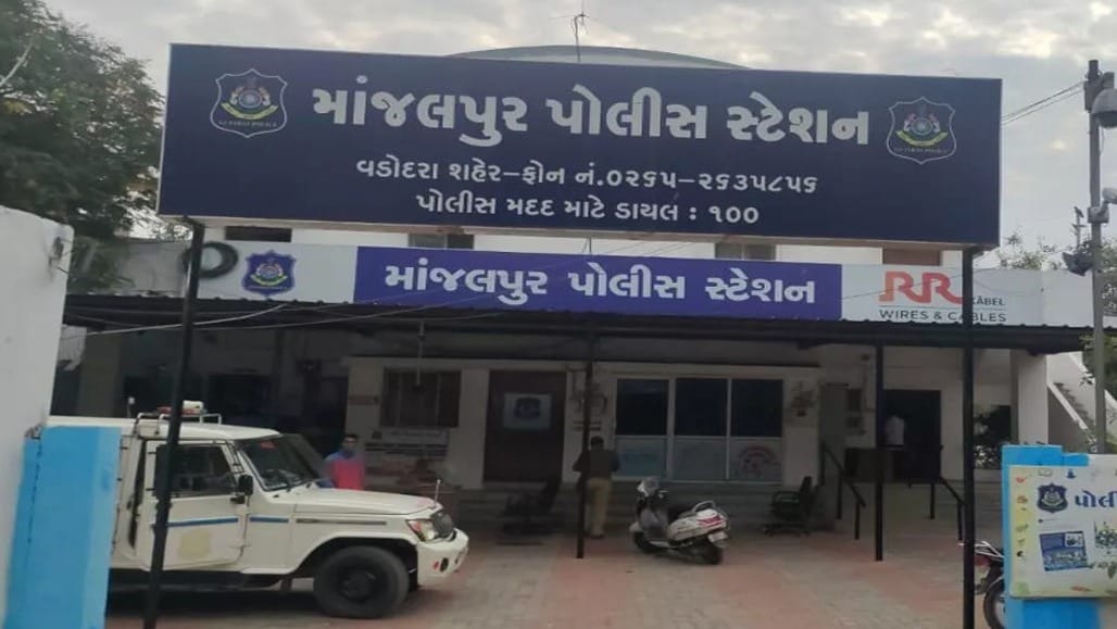 વડોદરાના માંજલપુરમાં લારી ચાલકે પ્રૌઢ પર જીવલેણ લાકડાના પાટિયા વડે હુમલો કર્યો
