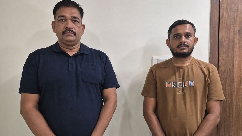 AMC ફાયર લાંચ કાંડ: સસ્પેન્ડેડ CFO અમિત ડોંગરે અને વહીવટદારને મોટો ઝટકો, જામીન ફગાવી જેલહવાલે!