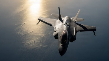 Over 1,000 Ships Escorted as US Says Strait of Hormuz Shipping Route Remains Open