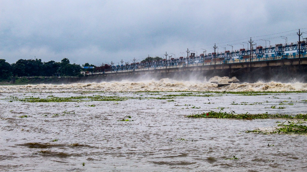 13-West Bengal-Paschim Bardhaman--- Water is released from the Durgapur Barrage amid a rise in water levels following heavy rain in the region, in Paschim Bardhaman district, West Bengal,.jpg