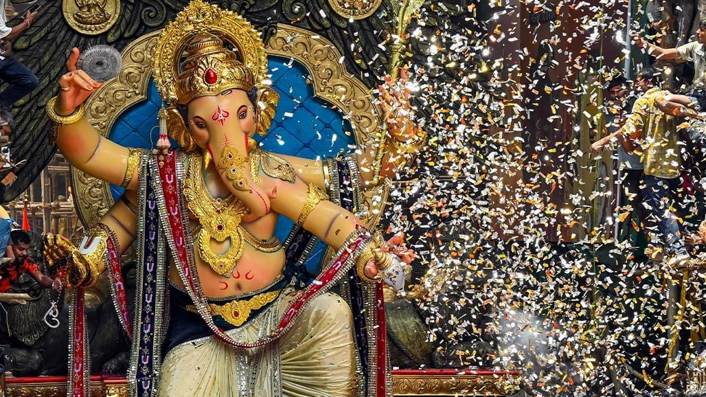 મુંબઈ લાલબાગ ગણપતિ પંડાલમાં કરંટ ફેલાતા બે ભક્તોના દુઃખદ મોત