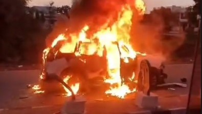 Speeding Car Rams Walking Pilgrims Near Himmatnagar: 1 Dead, 11 Injured as Furious Mob Sets Vehicle Ablaze