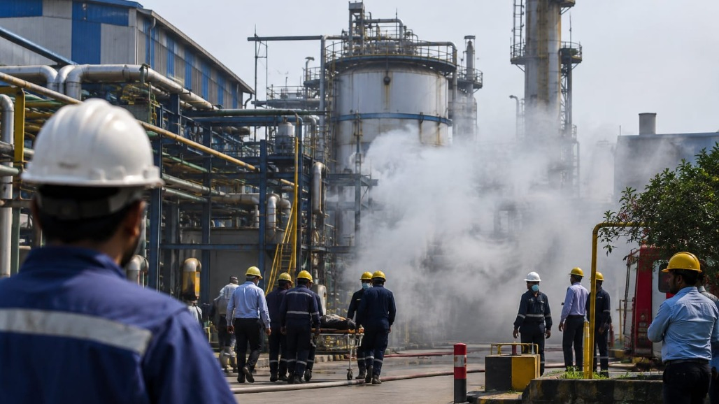 GSFC Urea Plant Gas Leak in Vadodara: Contract Worker Dies While Trying to Rescue Colleague
