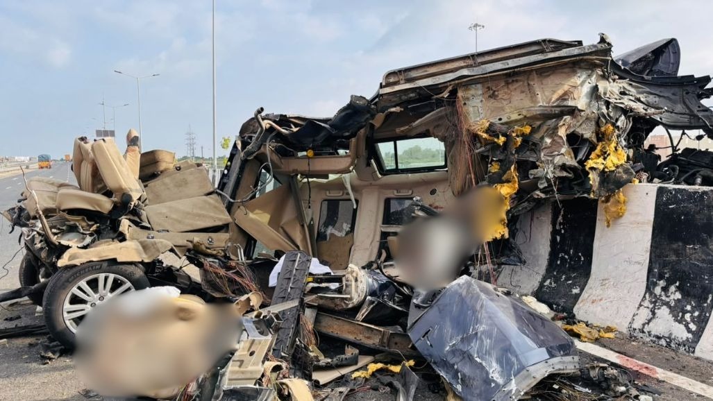 Tharad Accident 02.jpg