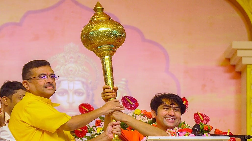 નવરાત્રિમાં નોન-વેજ મુદ્દે બાબા બાગેશ્વર અને ભાજપ વચ્ચે તીખી બોલાચાલી