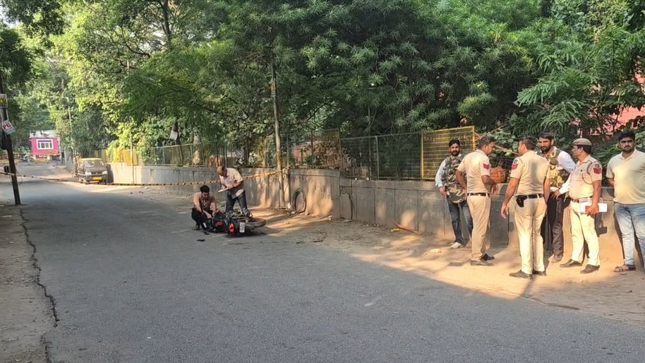 Three Men Posing as Cops Sexually Assault 17-Year-Old in Delhi, Suspect Shot in Police Encounter