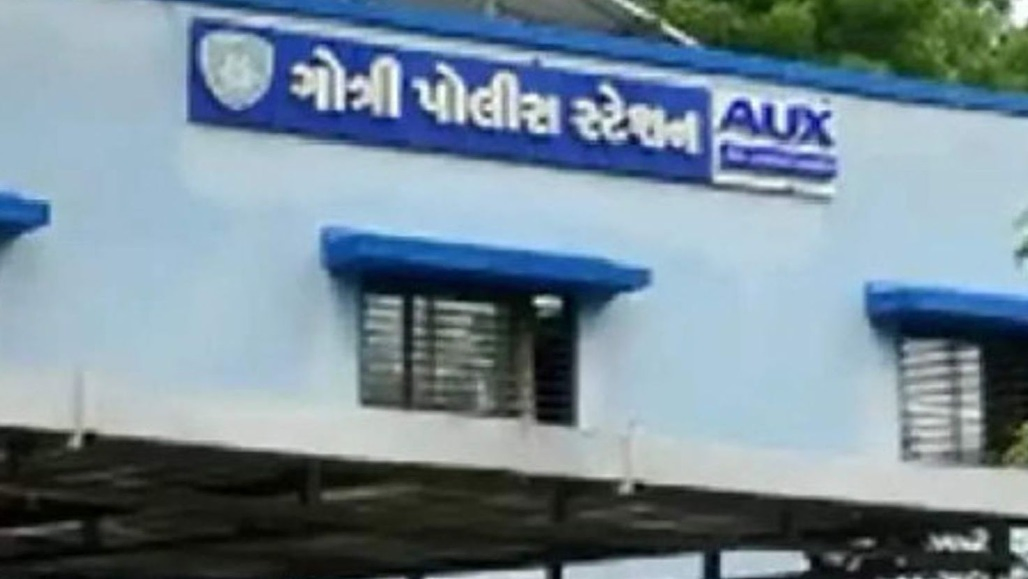 ગોત્રીના હેરસલૂનમાં હેર ડ્રેસિંગ કરાવનાર મહિલાના રિફંડના મુદ્દે તકરાર થતાં મારામારી,સામસામે ફરિયાદ