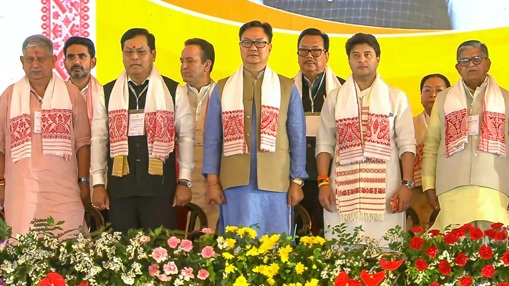 'મારી સાથે આ ભાષામાં આ વાત નહીં કરવાની', જનતાએ રોડ બનાવવાનું કહેતા મોદી કેબિનેટના મંત્રી ભડક્યા