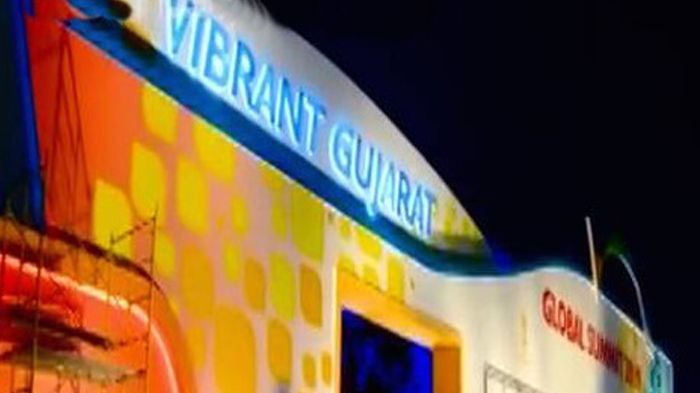Vibrant Gujarat Prep Push: AMC Chief Reprimands Engineers Over Waterlogged Roads, Sets Tight Deadlines Ahead of Navratri