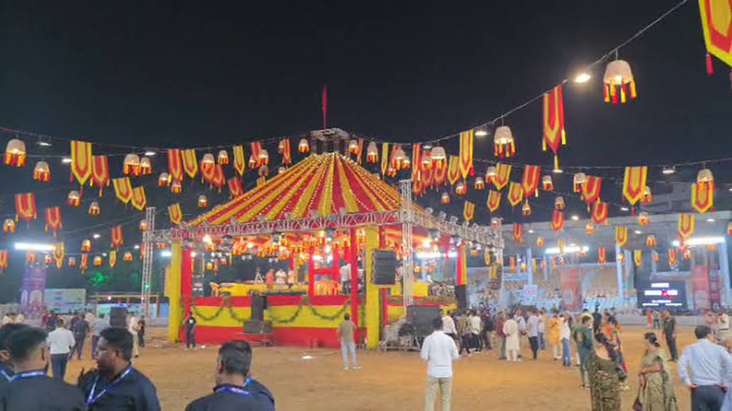 ગરબાના આયોજકોને વડોદરા પાલિકાના મેદાનોની એક રૂપિયા ટોકનથી લ્હાણી