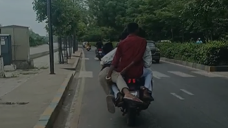 Ahmedabad Riverfront Stunt: Five on One Bike, Youth Hangs Off Side; Case Filed