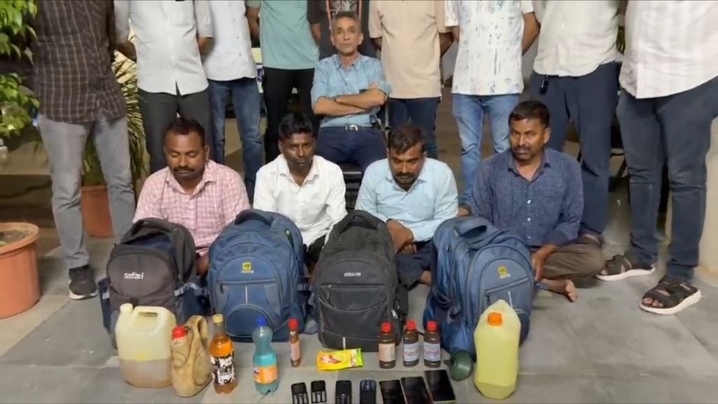 દાગીના ચમકાવવાની લાલચ આપતી ગેંગથી સાવધાન, દેવભૂમિ દ્વારકામાંથી 4 પરપ્રાંતિય શખસો ઝડપાયા