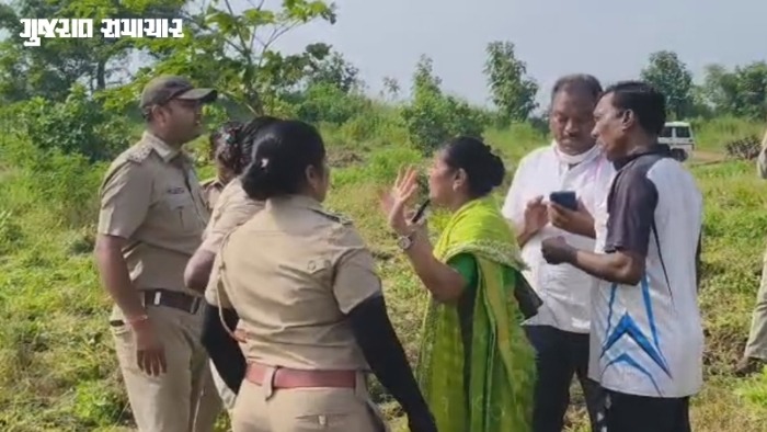 સાગબારામાં જંગલ જમીન વિવાદ વધ્યો: મંત્રીઓના આશ્વાસન છતાં આદિવાસી ખેડૂતો અને વન વિભાગ સામસામે, ખેતી કરવા મુદ્દે બબાલ!