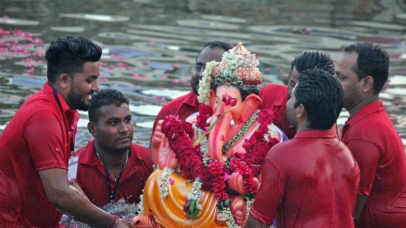 વિધ્નહર્તાદેવની આજે ભાવભરી વિદાયઃવડોદરામાં 11 કૃત્રિમ તળાવોમાં 25000 પ્રતિમાઓનું વિસર્જન,હાઇટેક બંદોબસ્ત