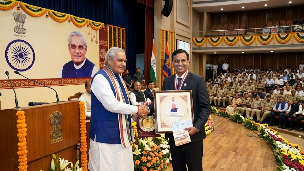 Gujarat To Introduce ‘Atal Shasan Puraskar’ For Top-Performing Government Officers