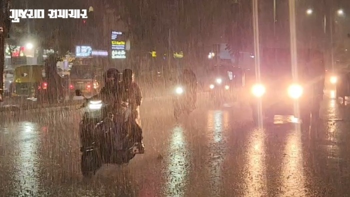 VIDEO: ગુજરાતમાં લાંબા વિરામ બાદ અમદાવાદ શહેર સહિત 72 તાલુકામાં વરસાદ, 15 સપ્ટેમ્બર સુધી 20 જિલ્લામાં ઍલર્ટ
