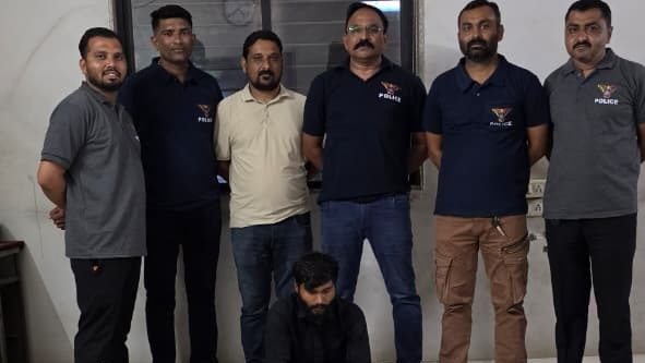 Ahmedabad SOG Arrests 20-Year-Old With ₹4.8 Lakh Mephedrone Near Odhav