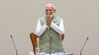 કેન્દ્રીય કેબિનેટમાં મોટા ફેરબદલના એંધાણ? PM મોદીએ બેઠક બોલાવતા અટકળો તેજ 1 કેન્દ્રીય કેબિનેટમાં મોટા ફેરબદલના એંધાણ? PM મોદીએ બેઠક બોલાવતા અટકળો તેજ 1