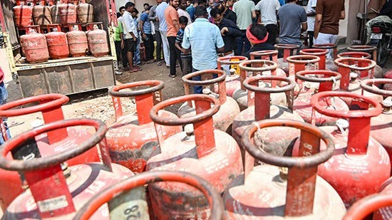 LPG Subsidy: Aadhaar Biometric Authentication Mandatory From October 1 for Subsidised Refills