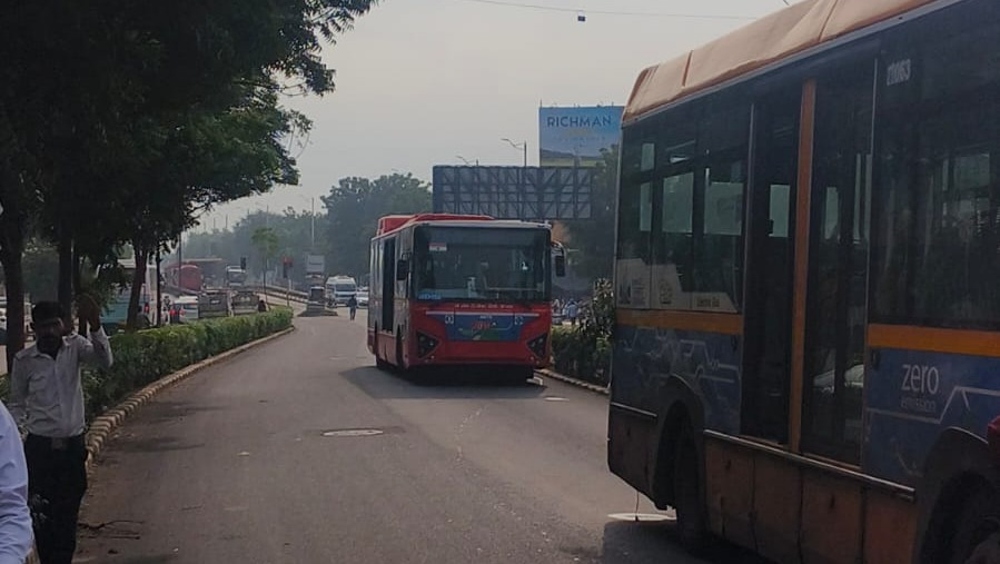 AMTS-BRTS Driver Clash at ISKCON Cross Roads Disrupts Bus Services