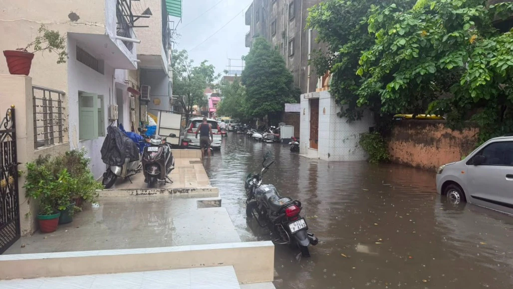 Ahmedabad’s ₹14,763 Crore Unspent Budget Shock: Why Water, Roads, and Drainage Infrastructure Remain Broken