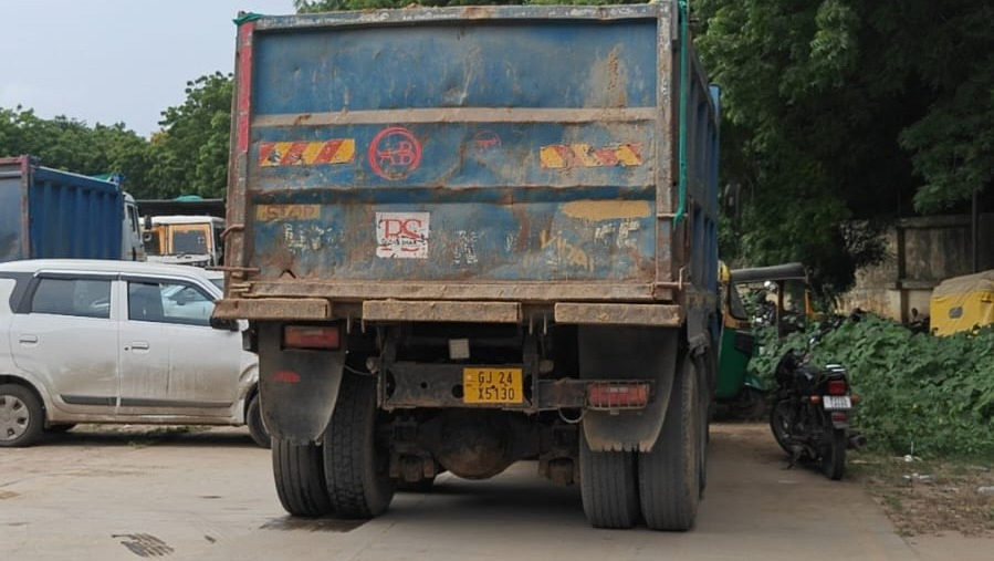 12-Year-Old Girl Dies After Dumper Hits Scooter Near Ahmedabad’s Thaltej Crossroads