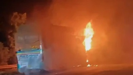 9 Charred To Death As Massive Fire Engulfs Double-Decker Bus In Greater Noida