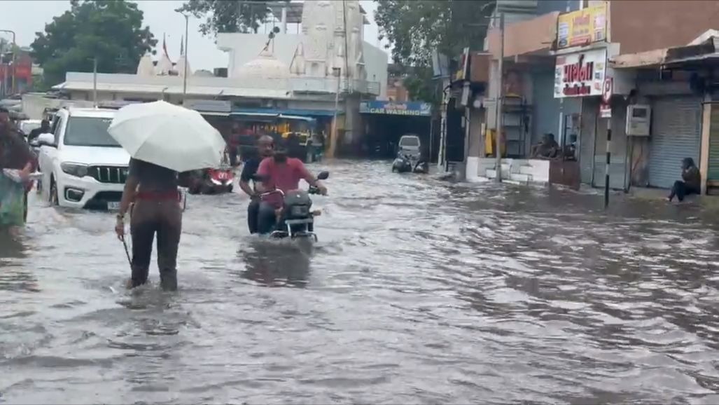 વરસાદ.jpg