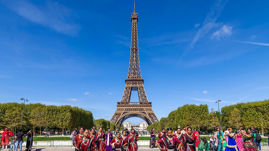 Eiffel Tower Shuts Down After Staff Strike Over Alleged Sidelining of Women During BAPS Visit