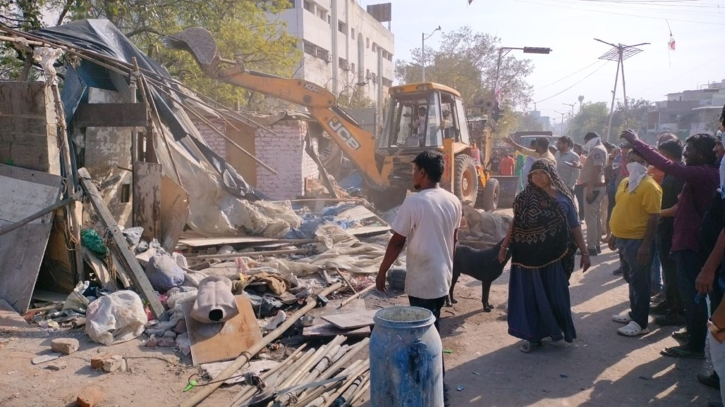 Right To Walk Is A Fundamental Right: PIL In Gujarat High Court Demands Encroachment-Free Footpaths Across Ahmedabad