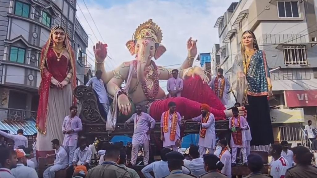 પંચમહાલ: ગોધરામાં ગણેશ વિસર્જન વખતે જાહેરનામાના ભંગ બદલ બે ગણેશ મંડળના આયોજકો સામે પોલીસ ફરિયાદ
