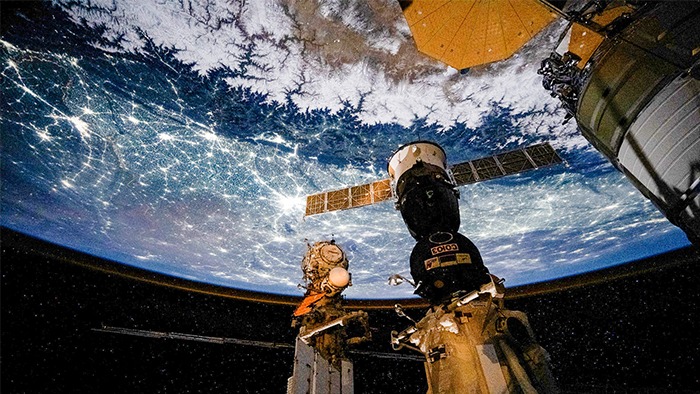 EARTH SETELITE 2 NEW.jpg